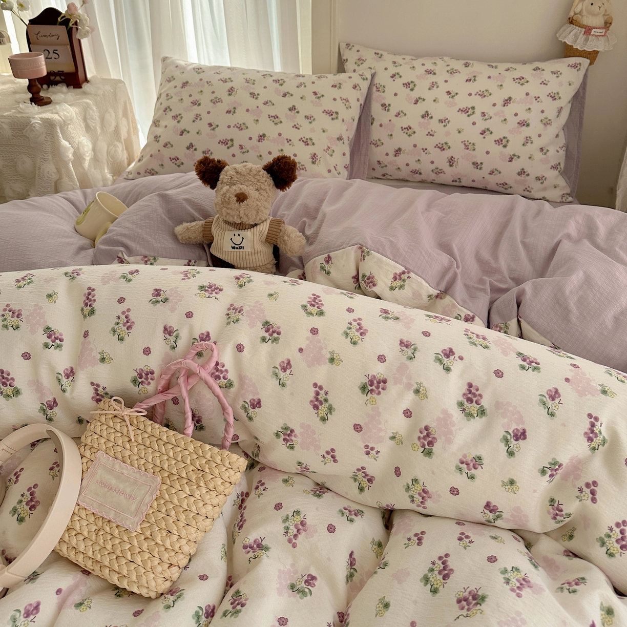 91家纺网 家纺一手货源 找家纺 初念 2025新款敲可爱的奶呼呼云感双层纱简约四件套系列超级治愈~ 葡萄多多