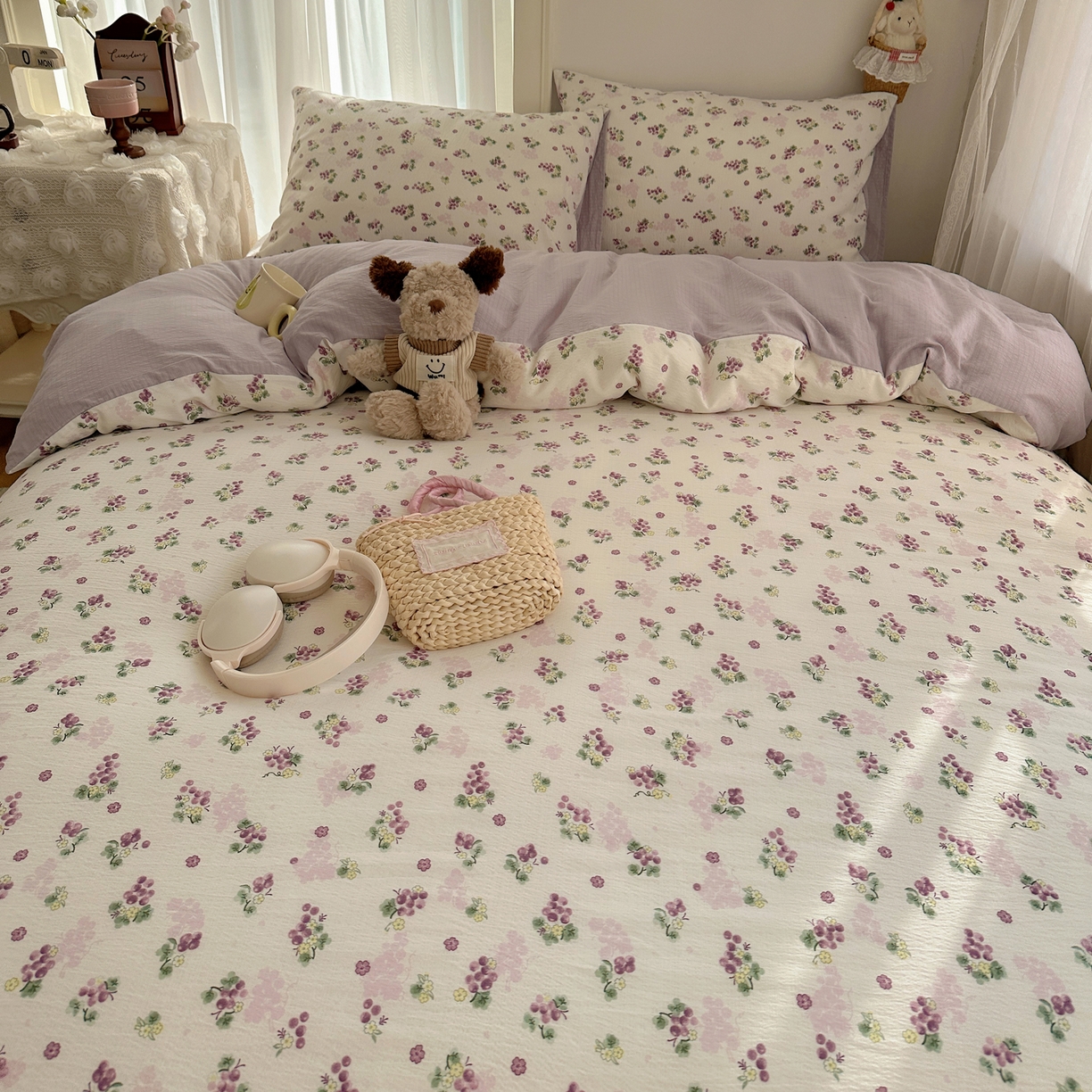 91家纺网 家纺一手货源 找家纺 初念 2025新款敲可爱的奶呼呼云感双层纱简约四件套系列超级治愈~ 葡萄多多