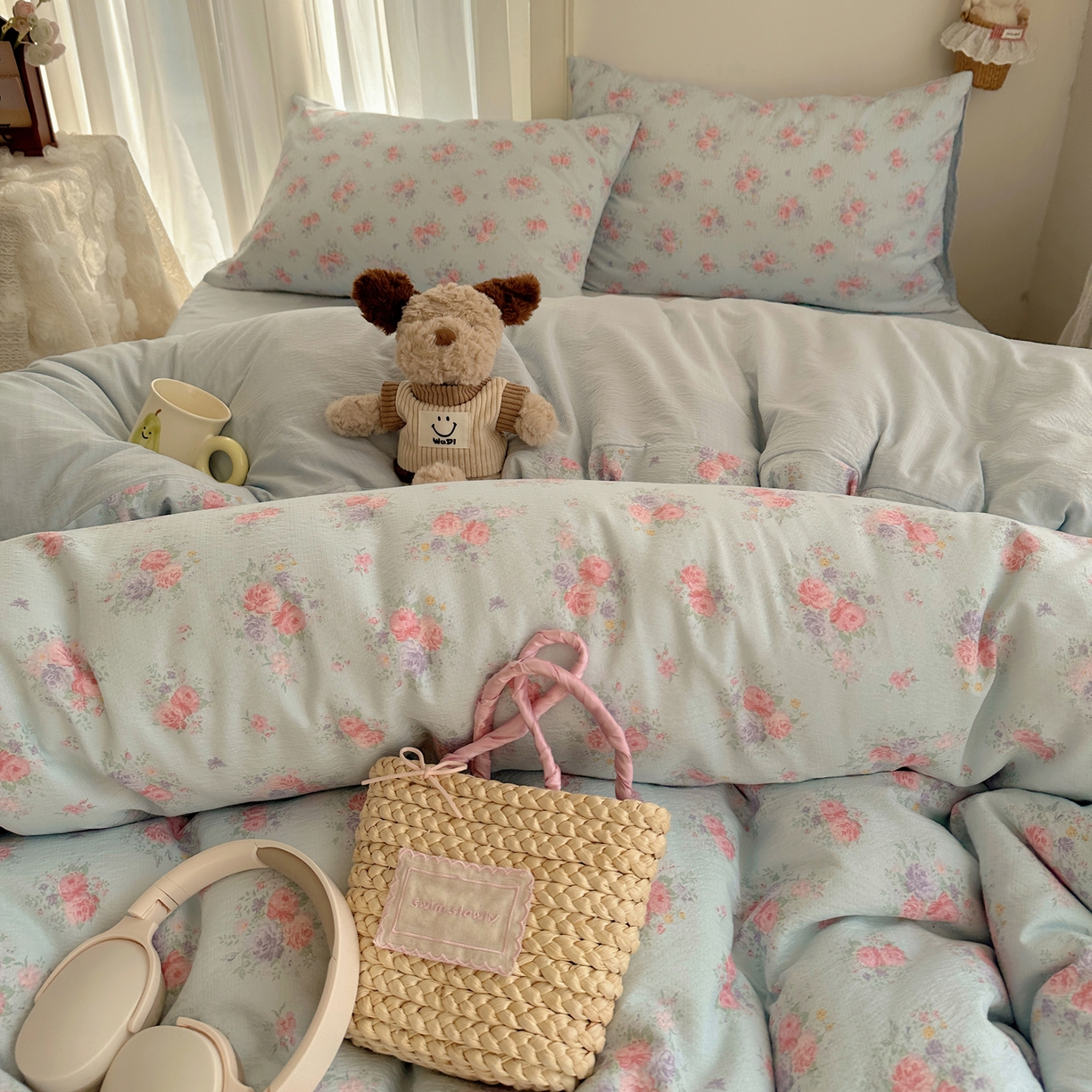 91家纺网 家纺一手货源 找家纺 初念 2025新款敲可爱的奶呼呼云感双层纱简约四件套系列超级治愈~ 清风与雾-蓝