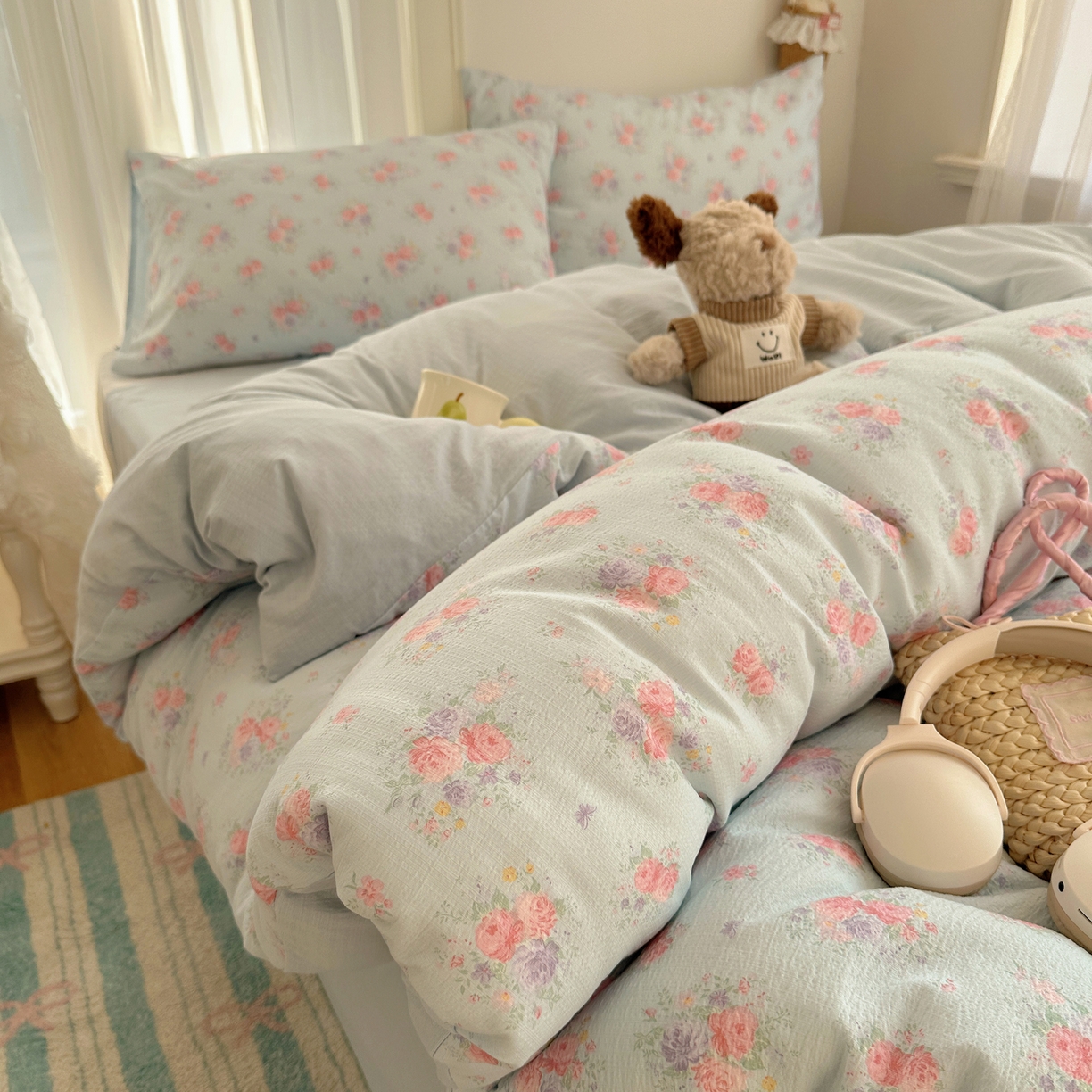 91家纺网 家纺一手货源 找家纺 初念 2025新款敲可爱的奶呼呼云感双层纱简约四件套系列超级治愈~ 清风与雾-蓝