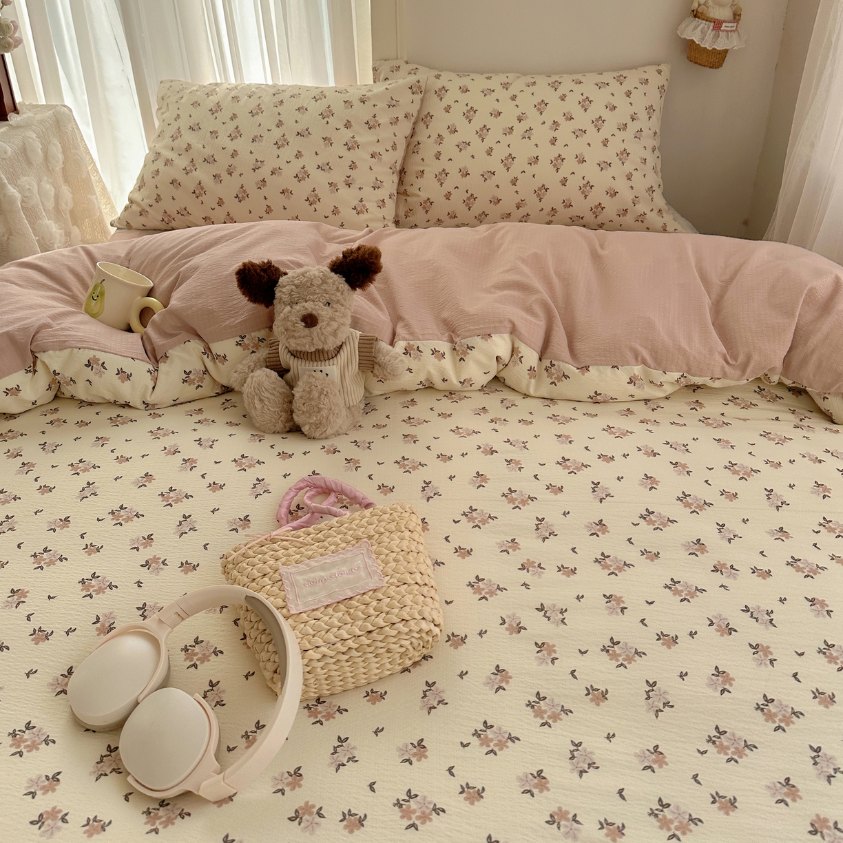 91家纺网 家纺一手货源 找家纺 初念 2025新款敲可爱的奶呼呼云感双层纱简约四件套系列超级治愈~ 苏瑾