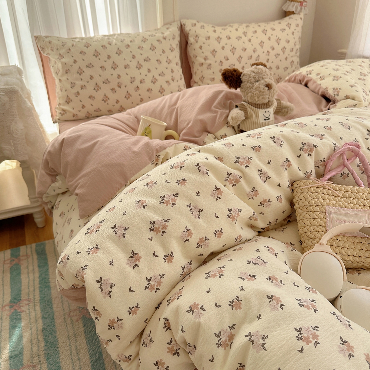 91家纺网 家纺一手货源 找家纺 初念 2025新款敲可爱的奶呼呼云感双层纱简约四件套系列超级治愈~ 苏瑾