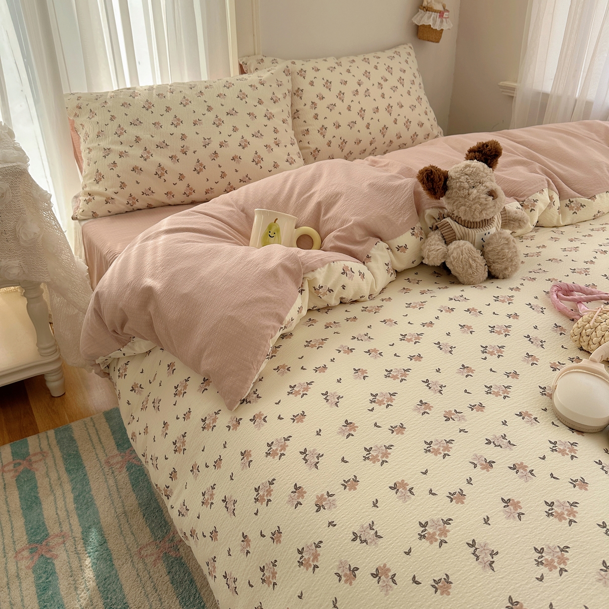 91家纺网 家纺一手货源 找家纺 初念 2025新款敲可爱的奶呼呼云感双层纱简约四件套系列超级治愈~ 苏瑾