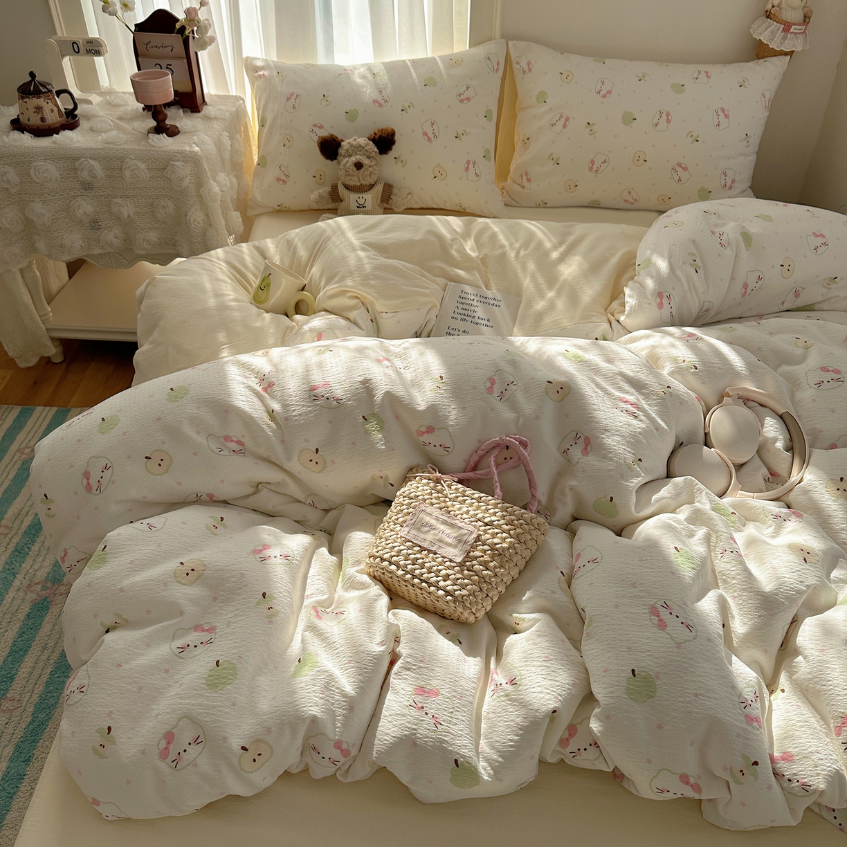 91家纺网 家纺一手货源 找家纺 初念 2025新款敲可爱的奶呼呼云感双层纱简约四件套系列超级治愈~ 一口青苹果