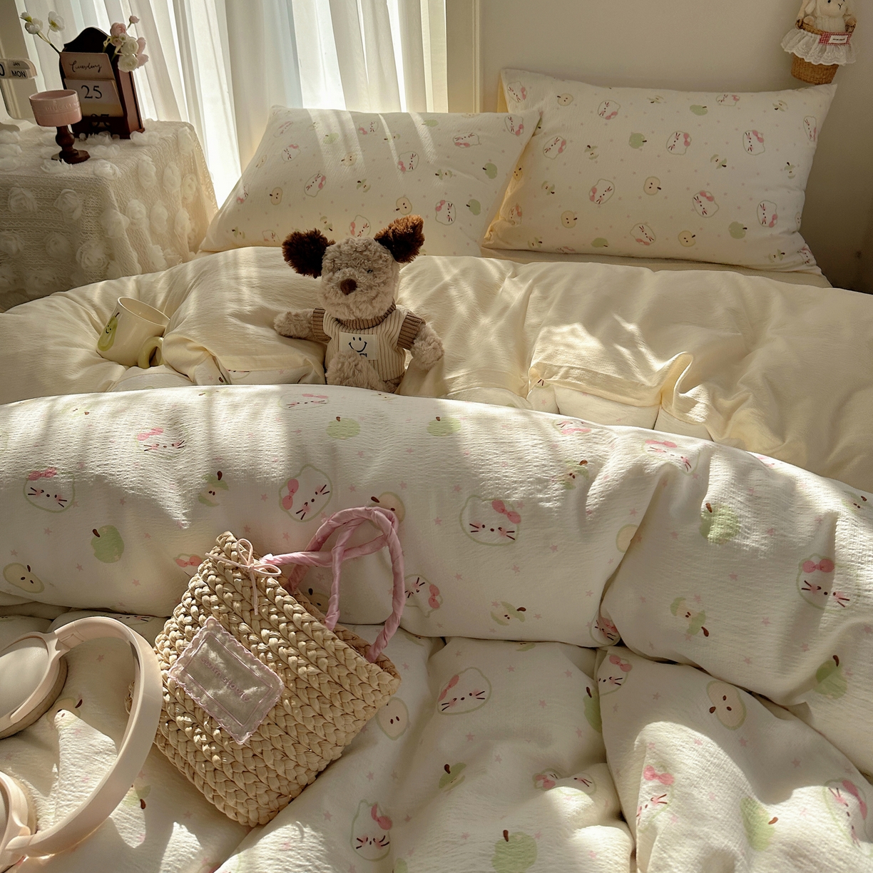 91家纺网 家纺一手货源 找家纺 初念 2025新款敲可爱的奶呼呼云感双层纱简约四件套系列超级治愈~ 一口青苹果