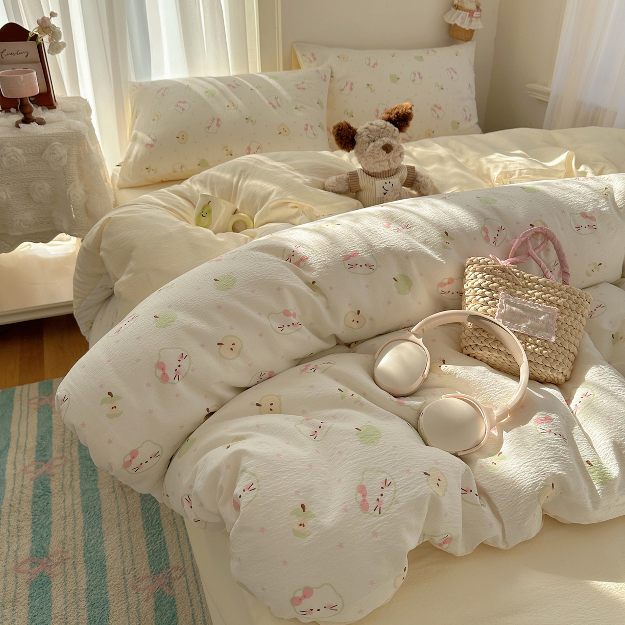 91家纺网 家纺一手货源 找家纺 初念 2025新款敲可爱的奶呼呼云感双层纱简约四件套系列超级治愈~ 一口青苹果