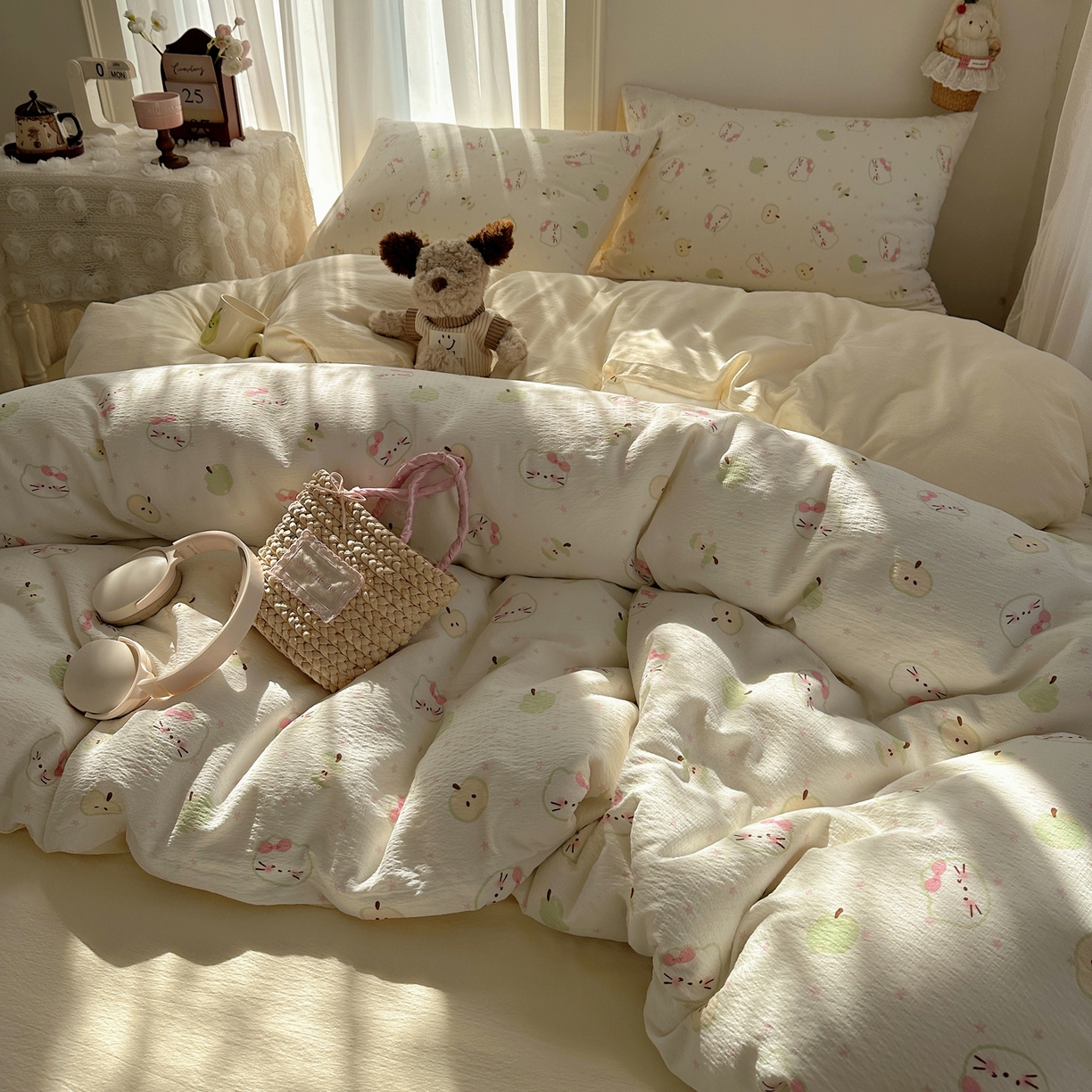 91家纺网 家纺一手货源 找家纺 初念 2025新款敲可爱的奶呼呼云感双层纱简约四件套系列超级治愈~ 一口青苹果