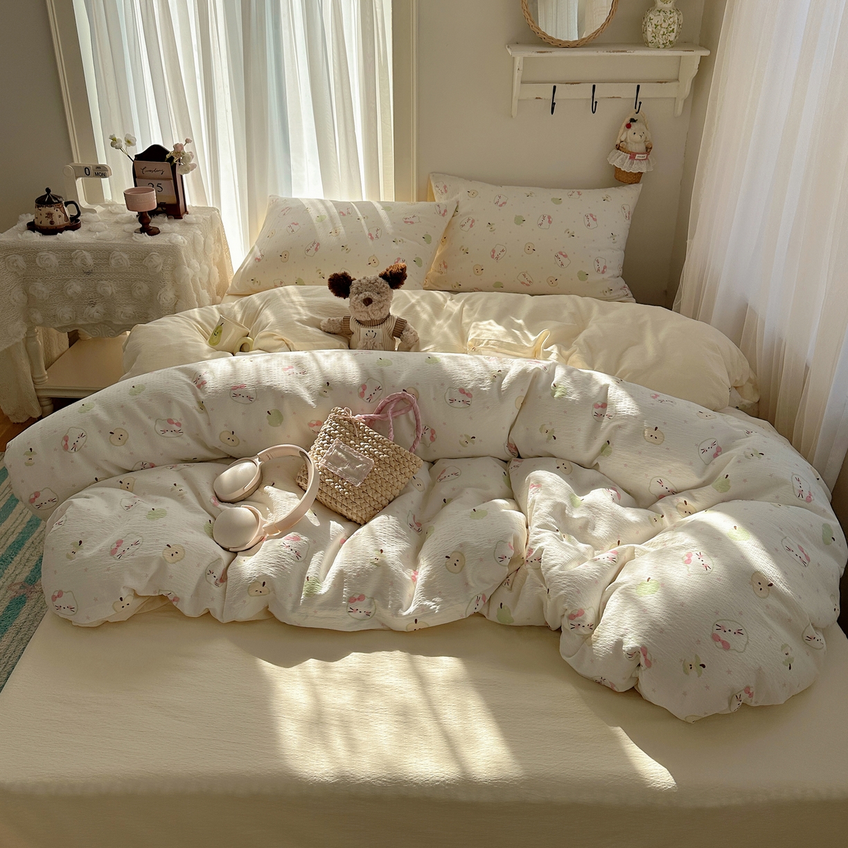 91家纺网 家纺一手货源 找家纺 初念 2025新款敲可爱的奶呼呼云感双层纱简约四件套系列超级治愈~ 一口青苹果