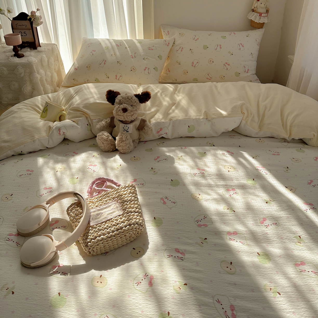 91家纺网 家纺一手货源 找家纺 初念 2025新款敲可爱的奶呼呼云感双层纱简约四件套系列超级治愈~ 一口青苹果