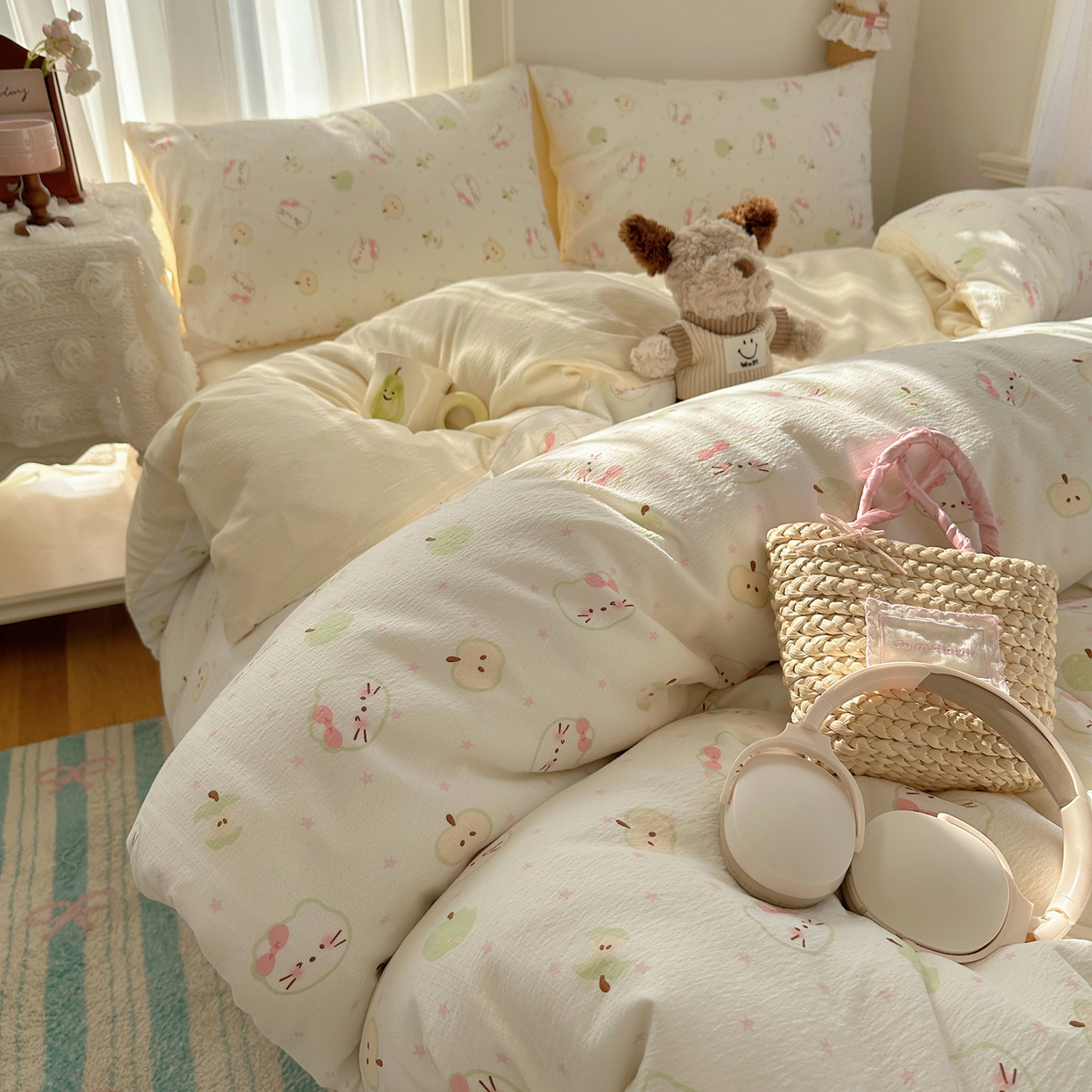 91家纺网 家纺一手货源 找家纺 初念 2025新款敲可爱的奶呼呼云感双层纱简约四件套系列超级治愈~ 一口青苹果