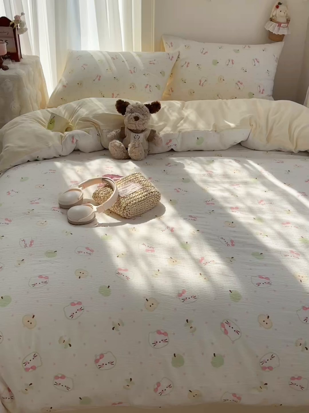 91家纺网 家纺一手货源 找家纺 初念 2025新款敲可爱的奶呼呼云感双层纱简约四件套系列超级治愈~ 一口青苹果