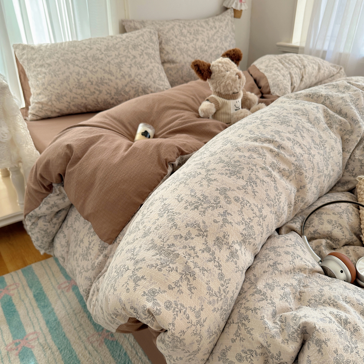 91家纺网 家纺一手货源 找家纺 初念 2025新款敲可爱的奶呼呼云感双层纱简约四件套系列超级治愈~ 竹歆花语