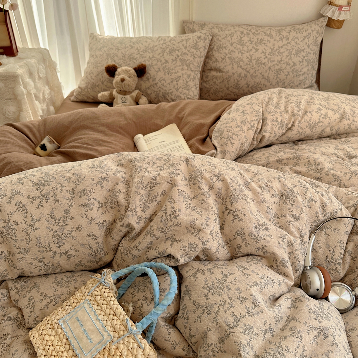 91家纺网 家纺一手货源 找家纺 初念 2025新款敲可爱的奶呼呼云感双层纱简约四件套系列超级治愈~ 竹歆花语