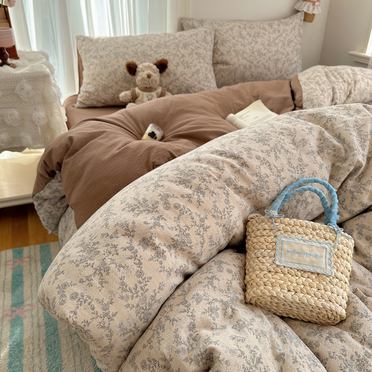 91家纺网 家纺一手货源 找家纺 初念 2025新款敲可爱的奶呼呼云感双层纱简约四件套系列超级治愈~ 竹歆花语