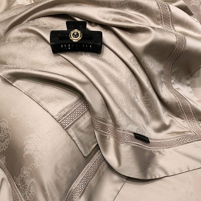 91家纺网 家纺一手货源 找家纺 黑白森林 2025新款80S超细旦天丝棉提花四件套 露华浓-雅典咖