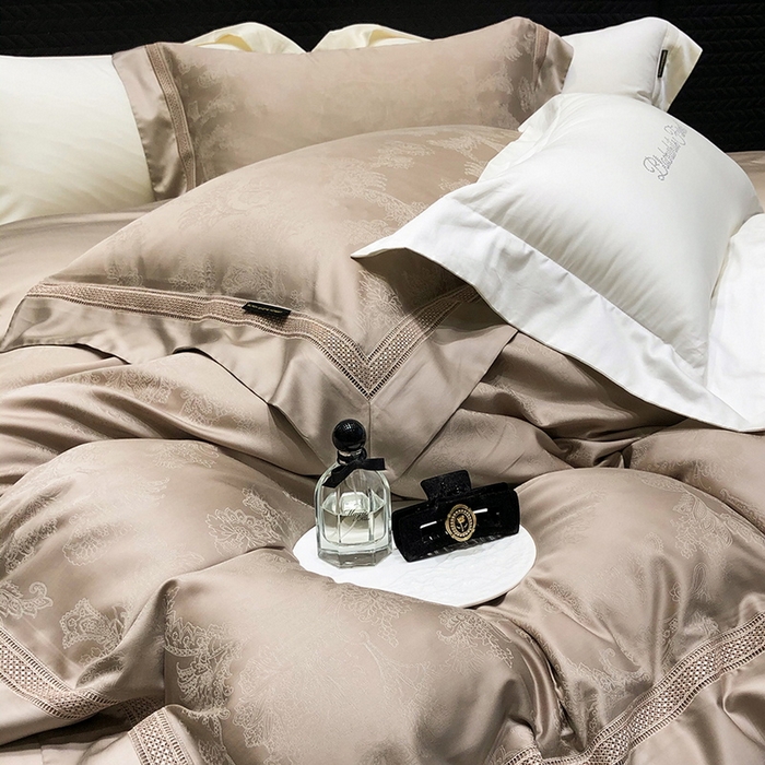 91家纺网 家纺一手货源 找家纺 黑白森林 2025新款80S超细旦天丝棉提花四件套 露华浓-雅典咖