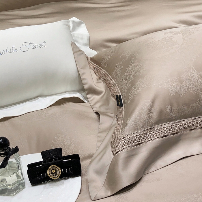 91家纺网 家纺一手货源 找家纺 黑白森林 2025新款80S超细旦天丝棉提花四件套 露华浓-雅典咖