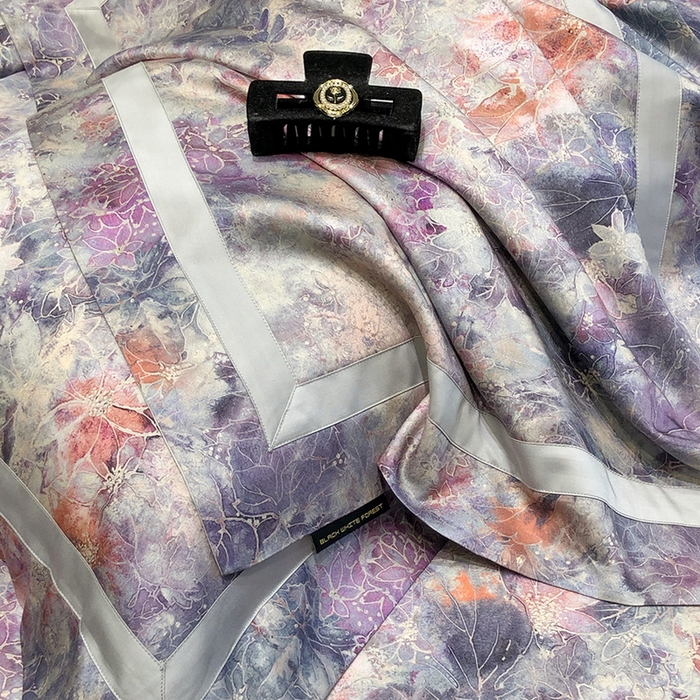 91家纺网 家纺一手货源 找家纺 黑白森林 2025新款高支天丝棉数码印花 套件系列四件套 梦幻之境-灰