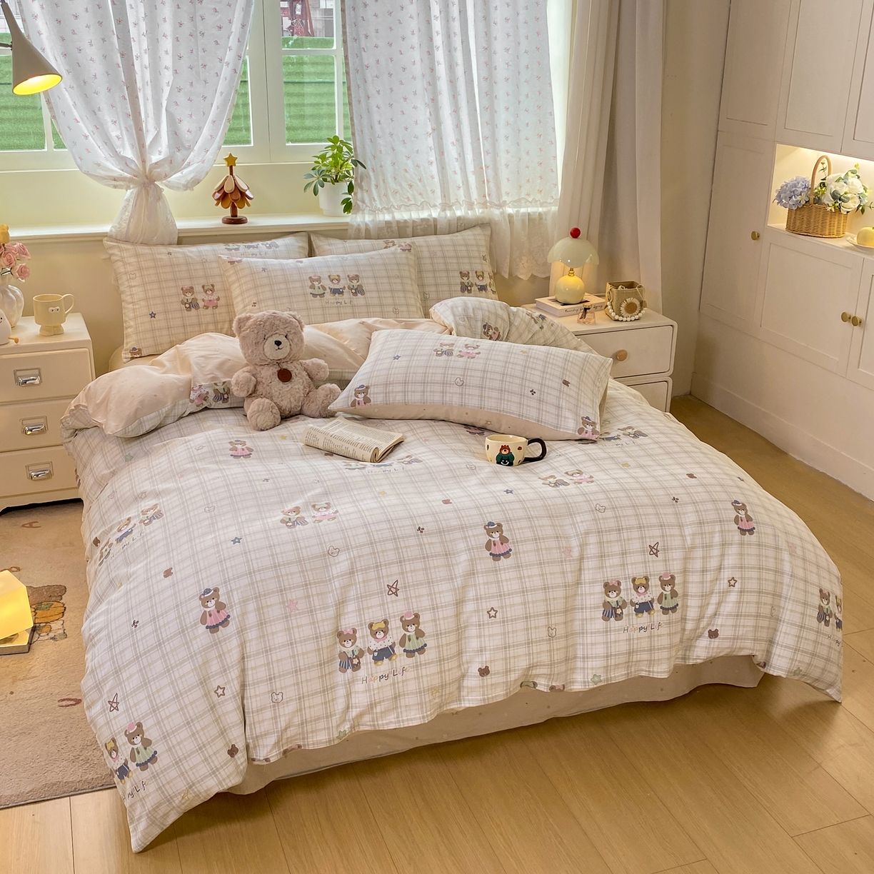 91家纺网 家纺一手货源 找家纺 红日子纺织品 2026新款12868纯棉全棉印花卡通系列四件套 多乐熊