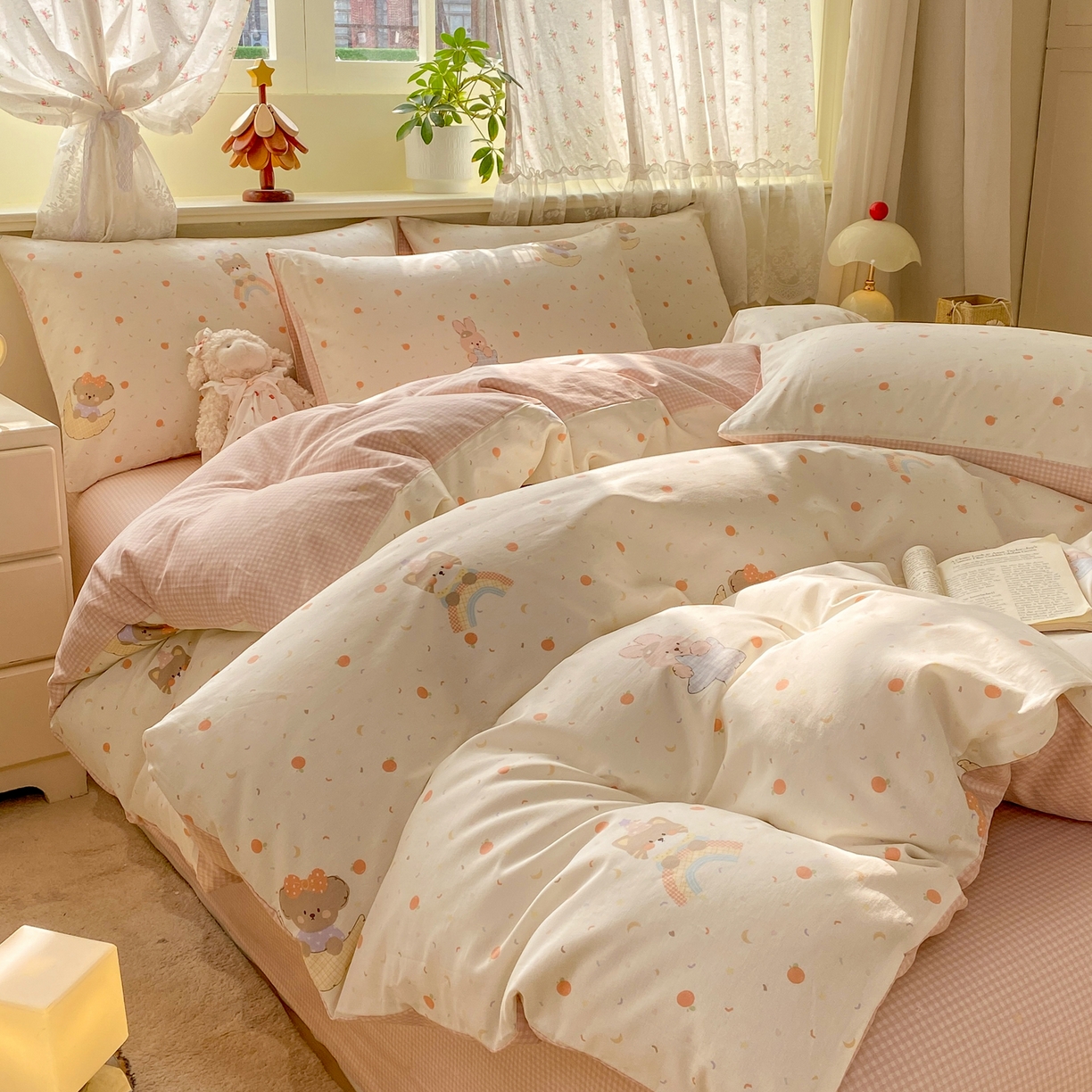 91家纺网 家纺一手货源 找家纺 红日子纺织品 2026新款12868纯棉全棉印花卡通系列四件套 橘意甜宠