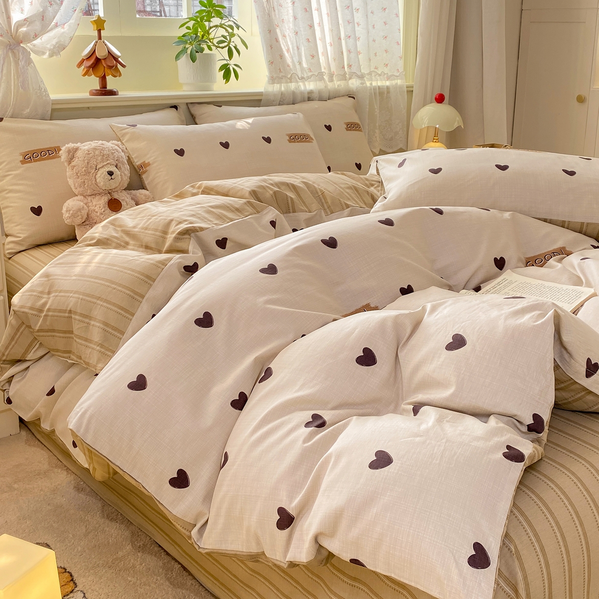 91家纺网 家纺一手货源 找家纺 红日子纺织品 2026新款12868纯棉全棉印花卡通系列四件套 迷你爱心