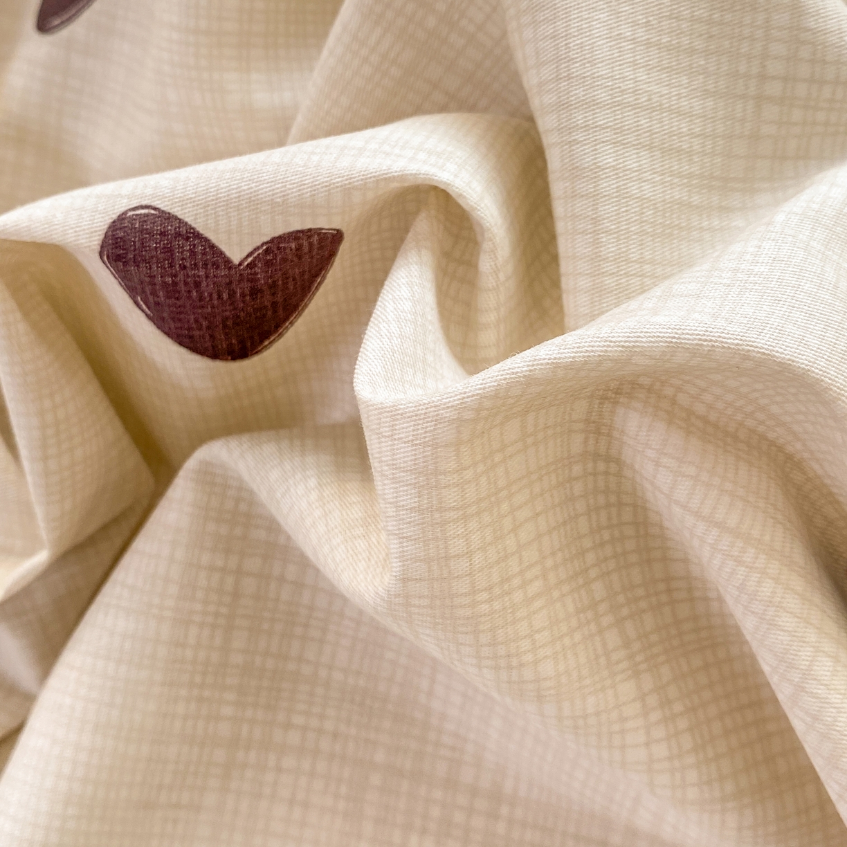 91家纺网 家纺一手货源 找家纺 红日子纺织品 2026新款12868纯棉全棉印花卡通系列四件套 迷你爱心