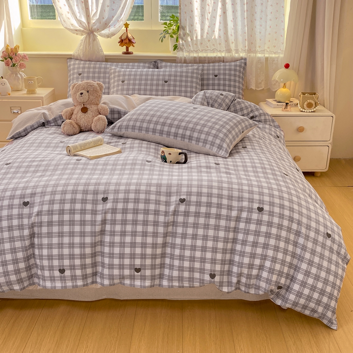 91家纺网 家纺一手货源 找家纺 红日子纺织品 2026新款12868纯棉全棉印花卡通系列四件套 甜心乐园-紫