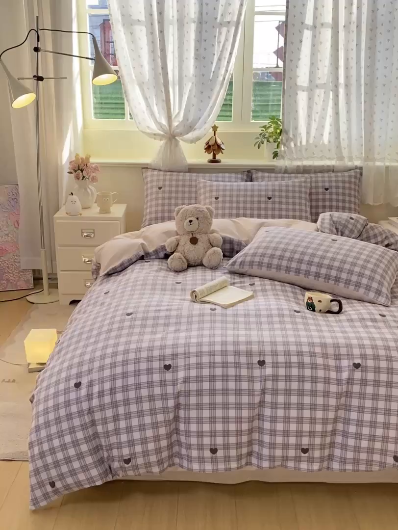 91家纺网 家纺一手货源 找家纺 红日子纺织品 2026新款12868纯棉全棉印花卡通系列四件套 甜心乐园-紫