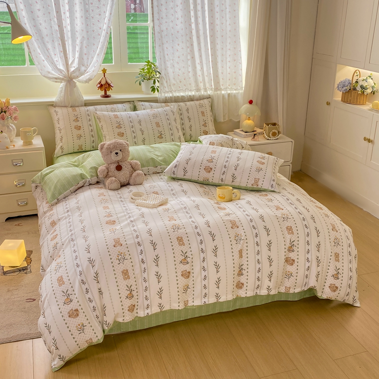 91家纺网 家纺一手货源 找家纺 红日子纺织品 2026新款12868纯棉全棉印花卡通系列四件套 小熊慕斯