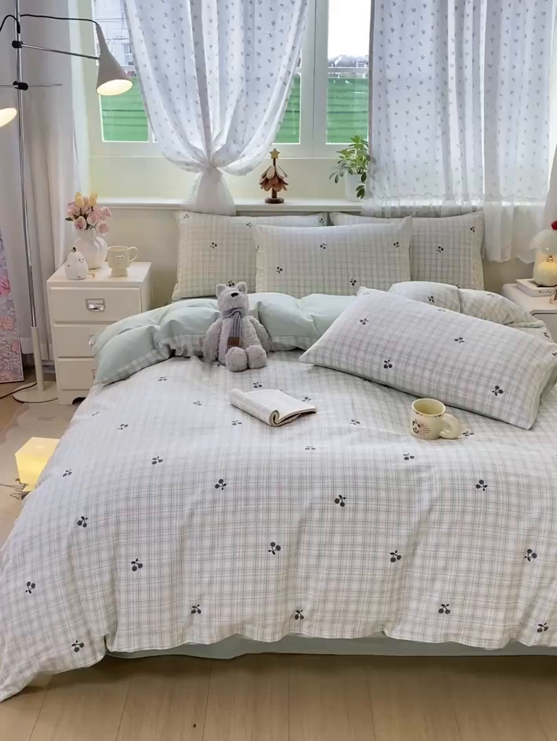 91家纺网 家纺一手货源 找家纺 红日子纺织品 2026新款12868纯棉全棉印花卡通系列四件套 印象樱桃