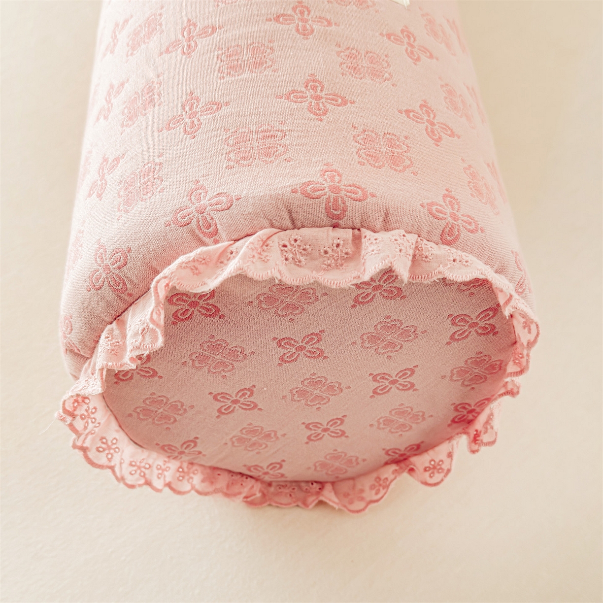 91家纺网 家纺一手货源 找家纺 （总）麦肯锡 2025新款记忆棉圆柱伴眠长抱枕 枕头