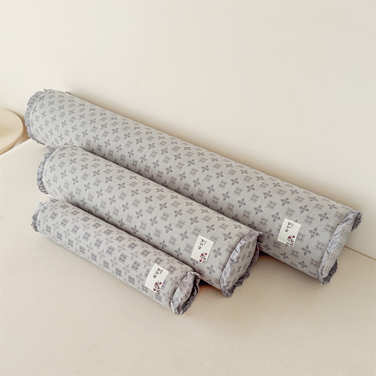 91家纺网 家纺一手货源 找家纺 （总）麦肯锡 2025新款记忆棉圆柱伴眠长抱枕 枕头