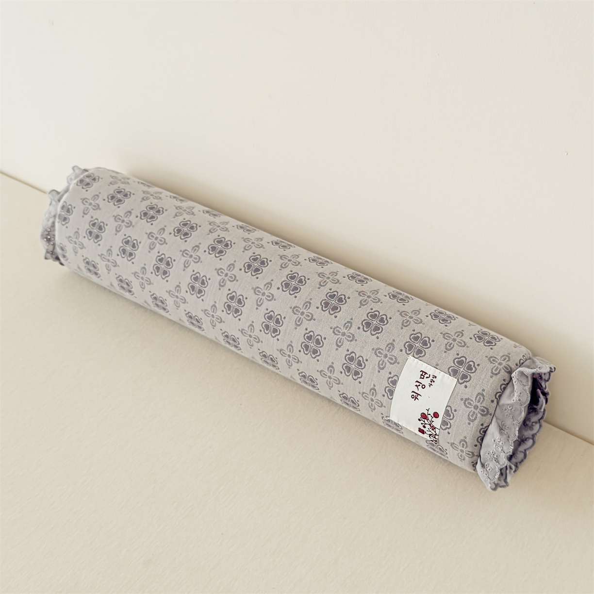 91家纺网 家纺一手货源 找家纺 麦肯锡 2025新款记忆棉圆柱伴眠长抱枕 枕头 灰色【产品图】/对