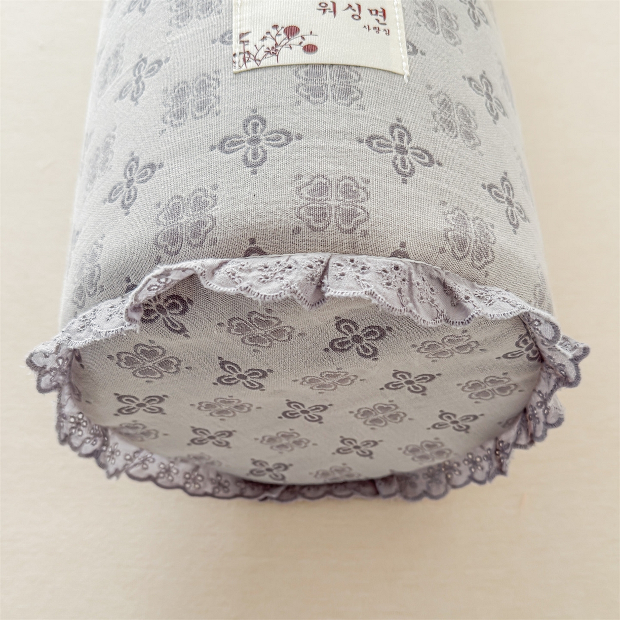 91家纺网 家纺一手货源 找家纺 麦肯锡 2025新款记忆棉圆柱伴眠长抱枕 枕头 灰色【产品图】/对