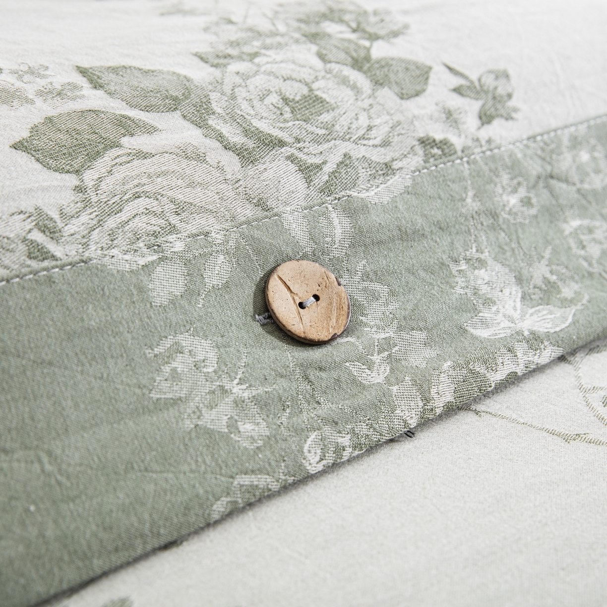 91家纺网 家纺一手货源 找家纺 双层纱家居 2025新款小清新双层纱四件套 春雨绿白