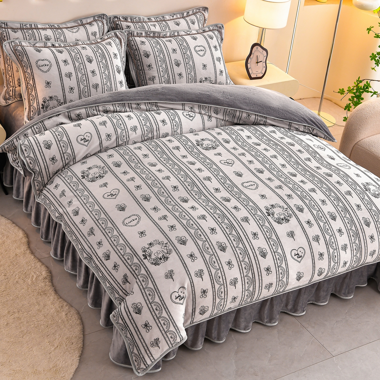 91家纺网 家纺一手货源 找家纺 曼尼家纺 2025新款7斤高克重牛奶绒四件套 风栖梦语