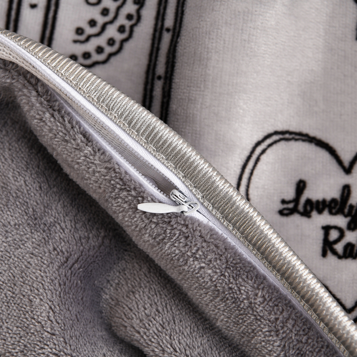 91家纺网 家纺一手货源 找家纺 曼尼家纺 2025新款7斤高克重牛奶绒四件套 风栖梦语