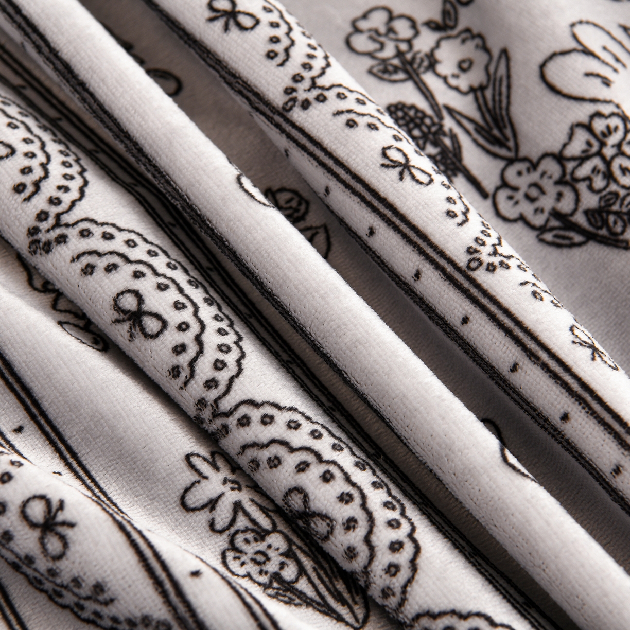 91家纺网 家纺一手货源 找家纺 曼尼家纺 2025新款7斤高克重牛奶绒四件套 风栖梦语