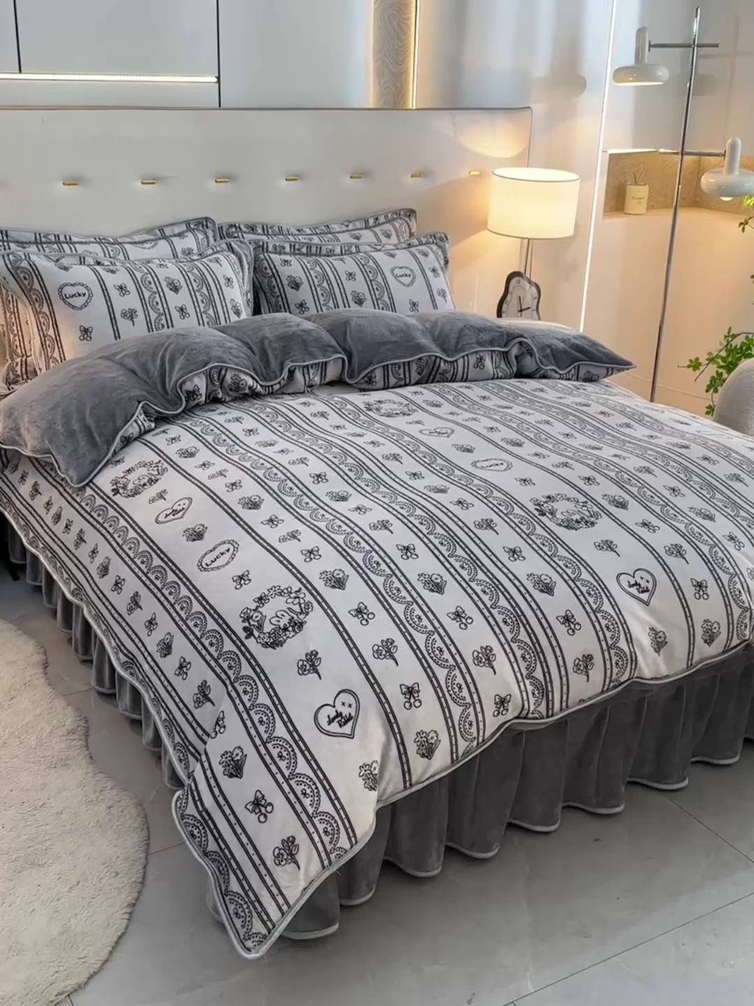 91家纺网 家纺一手货源 找家纺 曼尼家纺 2025新款7斤高克重牛奶绒四件套 风栖梦语