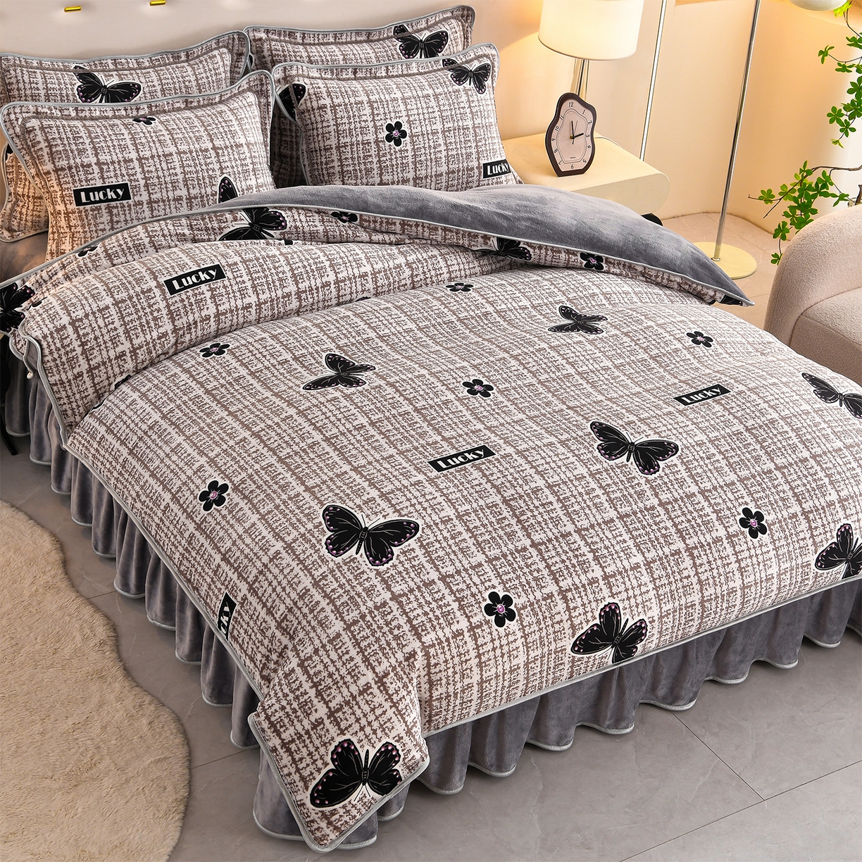 91家纺网 家纺一手货源 找家纺 曼尼家纺 2025新款7斤高克重牛奶绒四件套 汀兰蝶语