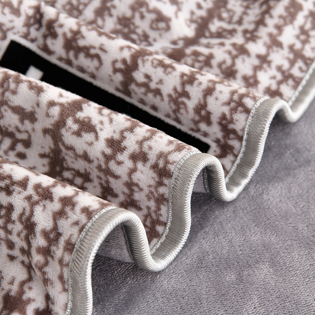 91家纺网 家纺一手货源 找家纺 曼尼家纺 2025新款7斤高克重牛奶绒四件套 汀兰蝶语