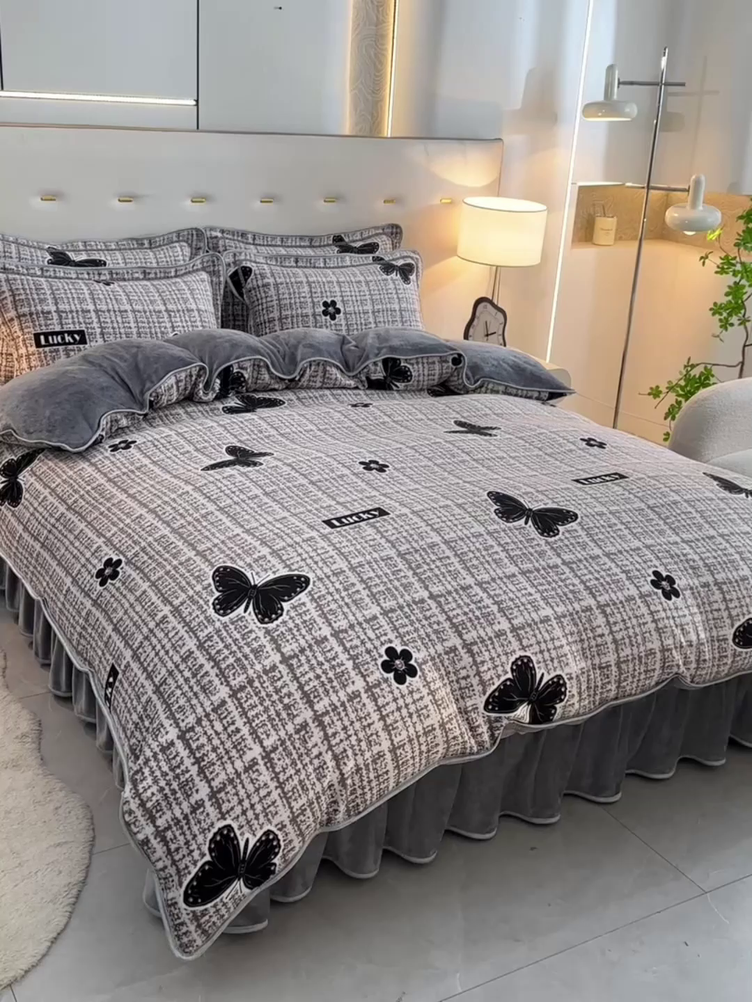 91家纺网 家纺一手货源 找家纺 曼尼家纺 2025新款7斤高克重牛奶绒四件套 汀兰蝶语