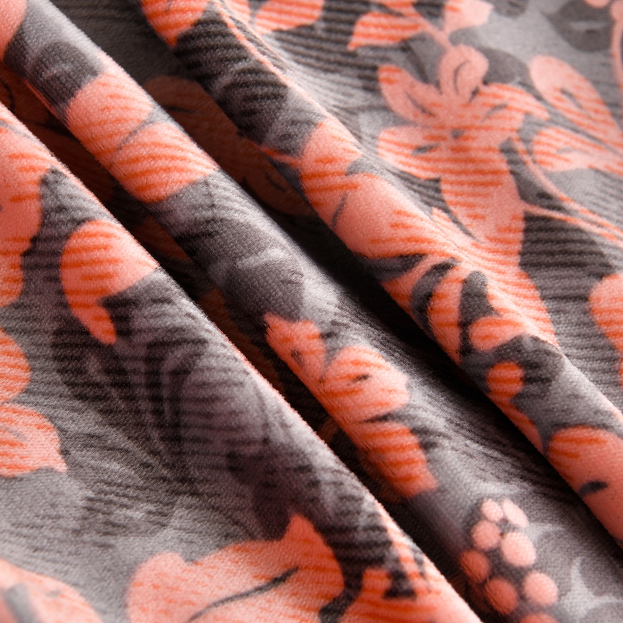 91家纺网 家纺一手货源 找家纺 曼尼家纺 2025新款7斤高克重牛奶绒四件套 浓艳牡丹