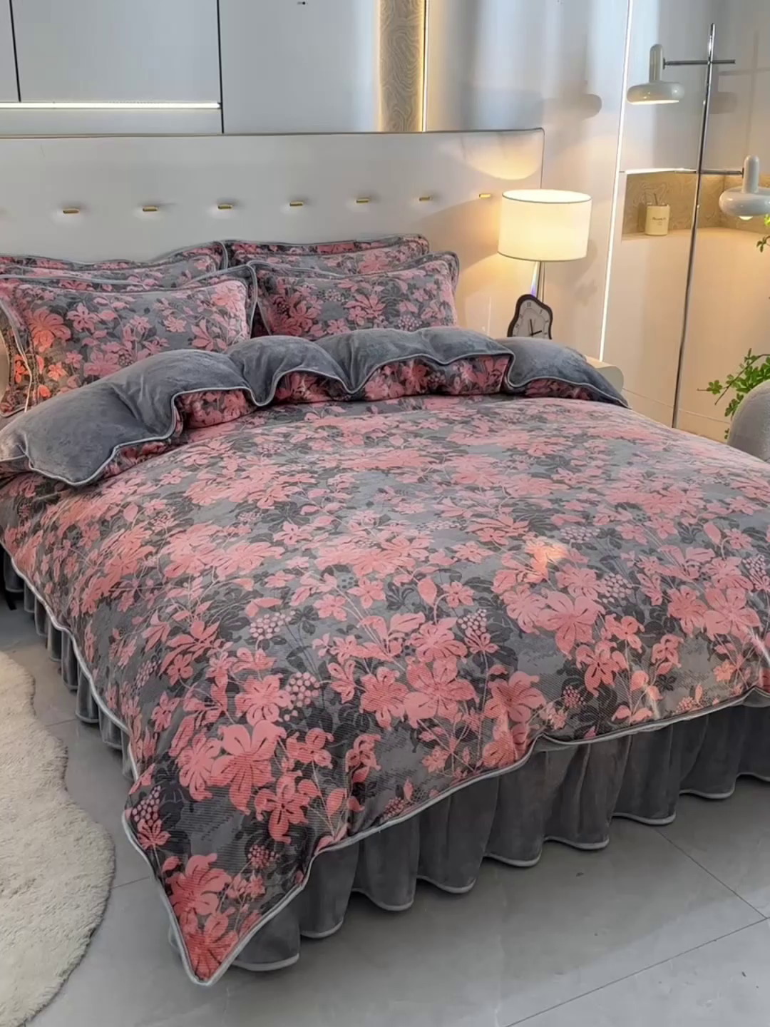 91家纺网 家纺一手货源 找家纺 曼尼家纺 2025新款7斤高克重牛奶绒四件套 浓艳牡丹