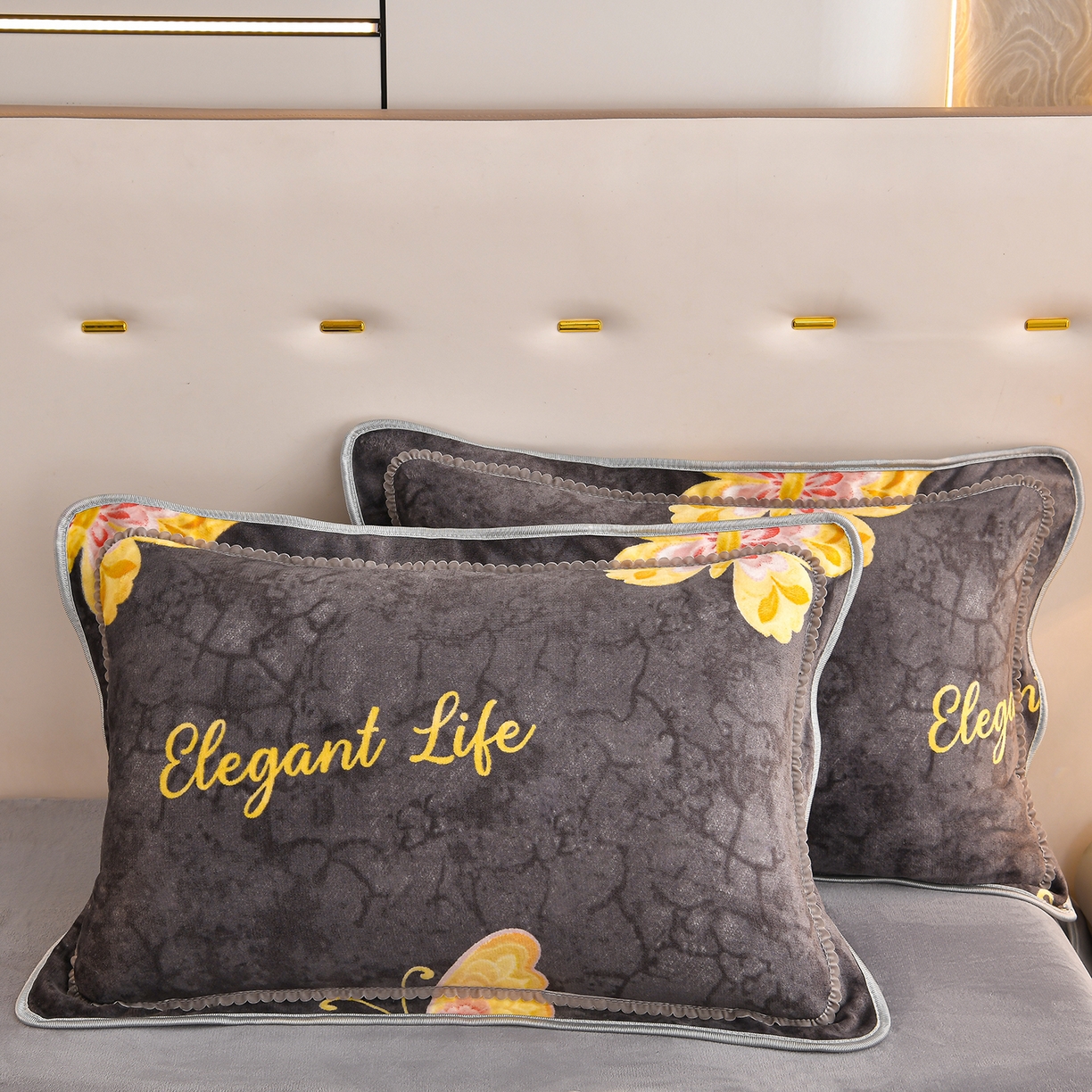 91家纺网 家纺一手货源 找家纺 曼尼家纺 2025新款7斤高克重牛奶绒四件套 流萤蝶影