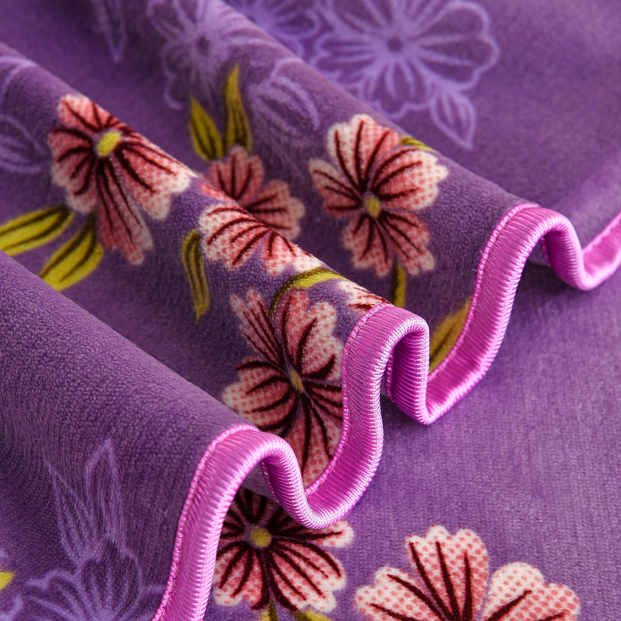 91家纺网 家纺一手货源 找家纺 曼尼家纺 2025新款7斤高克重牛奶绒四件套 妩媚樱花