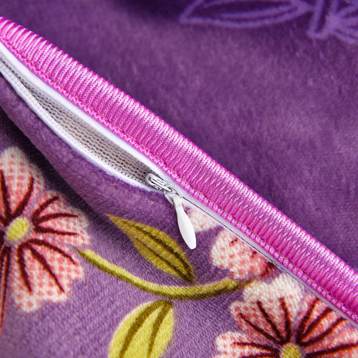 91家纺网 家纺一手货源 找家纺 曼尼家纺 2025新款7斤高克重牛奶绒四件套 妩媚樱花