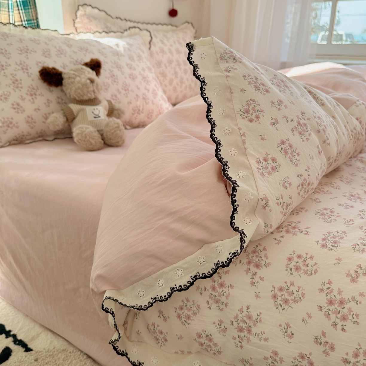 91家纺网 家纺一手货源 找家纺 凯洛奇 2026新款仿棉古法水洗棉复古法式花边四件套 粉黛花