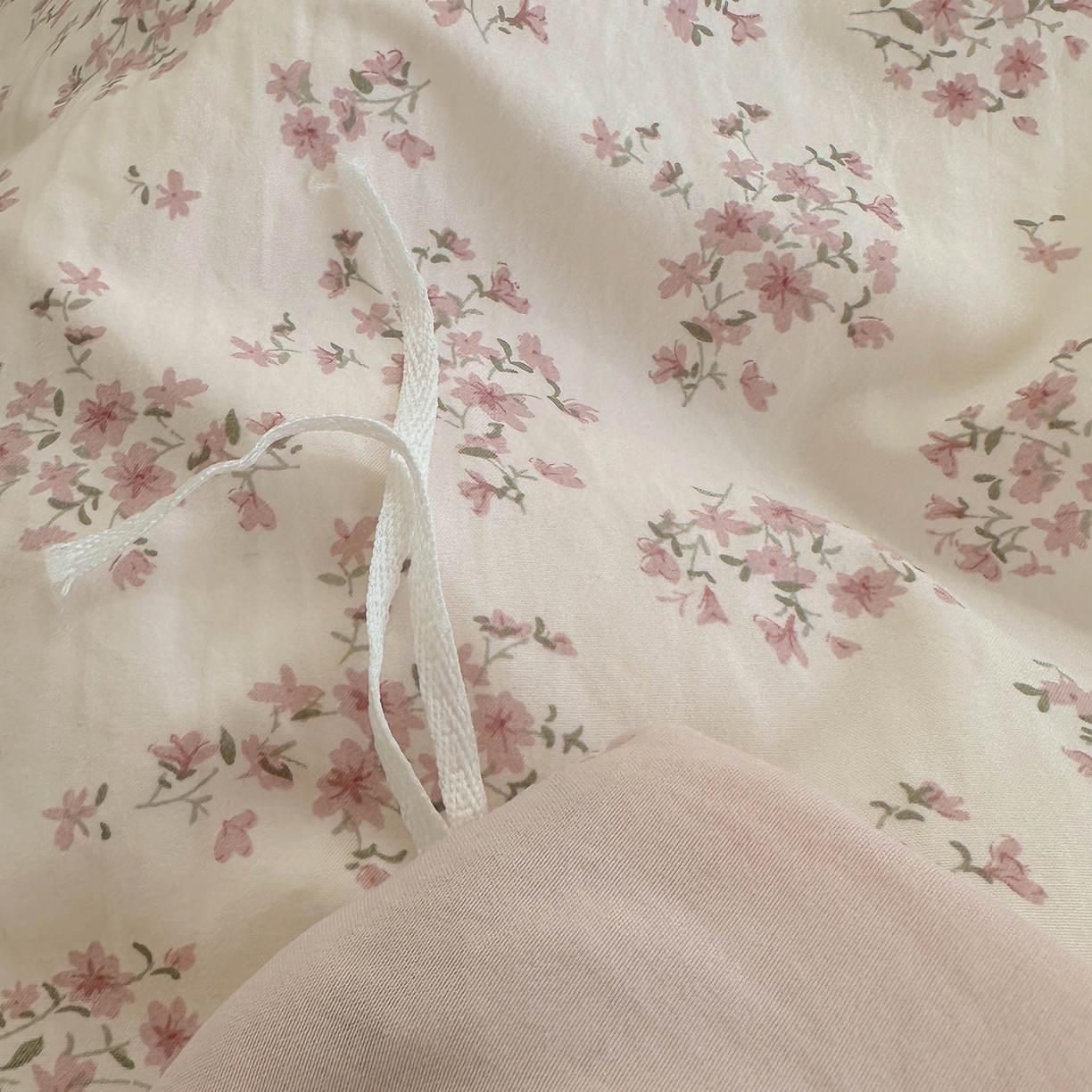 91家纺网 家纺一手货源 找家纺 凯洛奇 2026新款仿棉古法水洗棉复古法式花边四件套 粉黛花