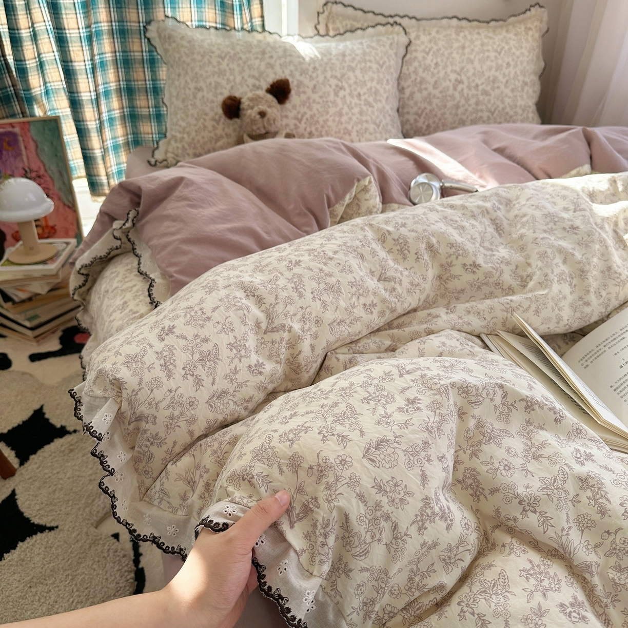 91家纺网 家纺一手货源 找家纺 凯洛奇 2026新款仿棉古法水洗棉复古法式花边四件套 紫铃兰